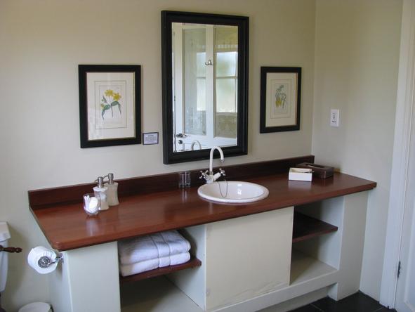 River Bend Country Lodge - Bathroom 